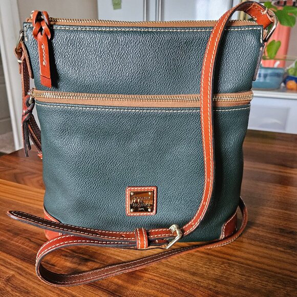 Dooney & Bourke cross body - Picture 1 of 6
